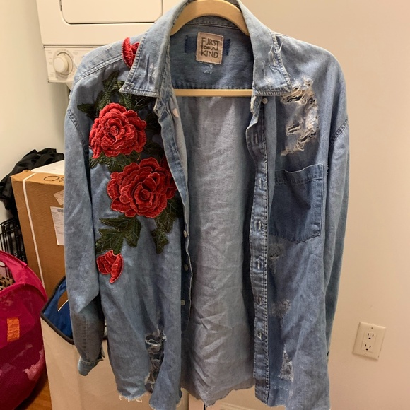 Tops - Denim jacket with flowers